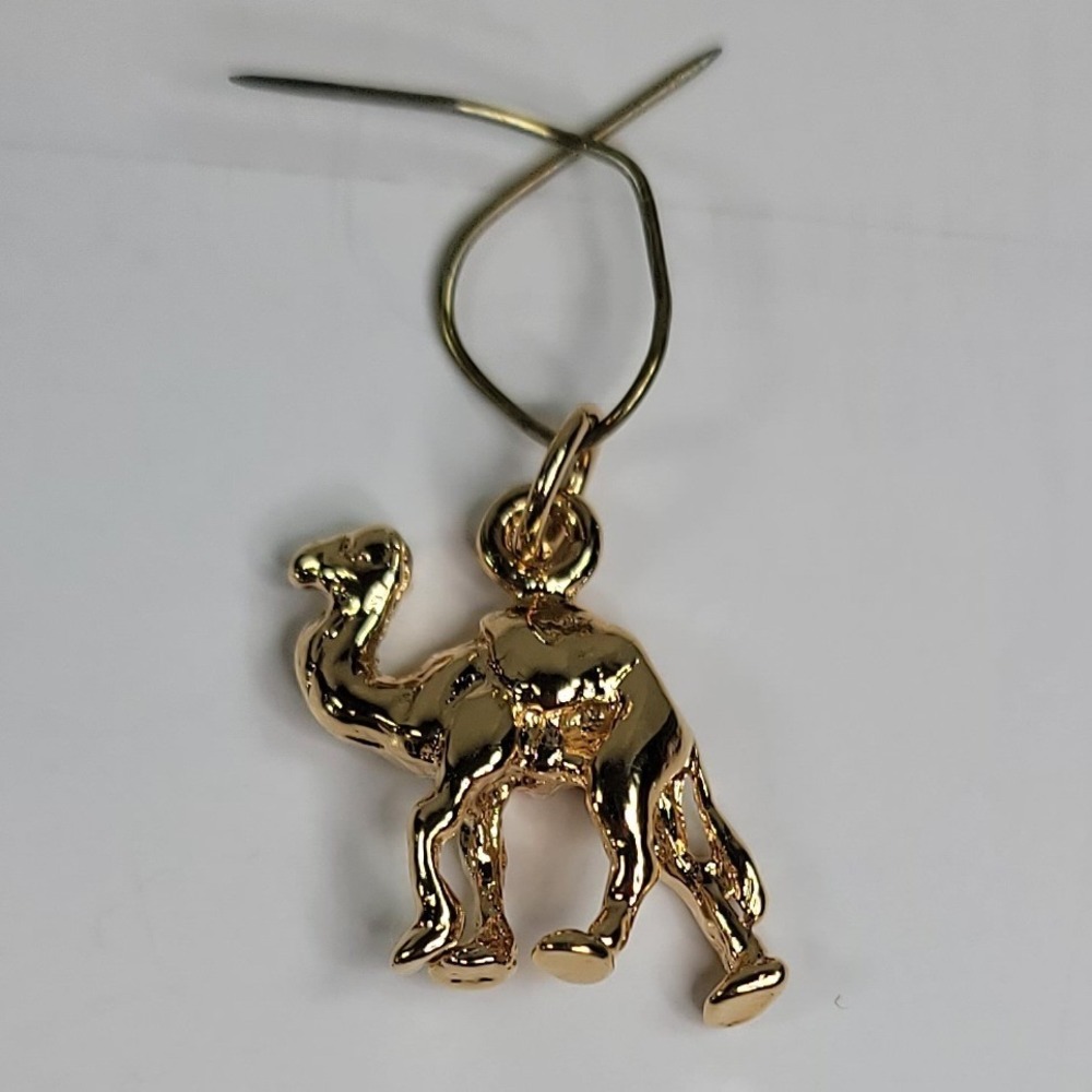 Gold Tone Dromedary Camel Animal Charm Pendant for Necklace or Bracelet